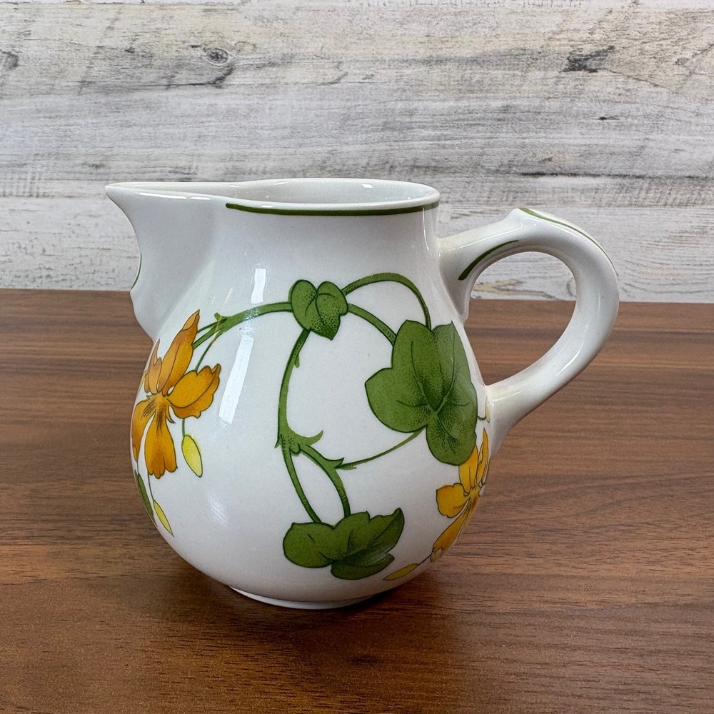 Vintage Villeroy & Boch Geranium Vitro-Porzellan Creamer Hand Painted